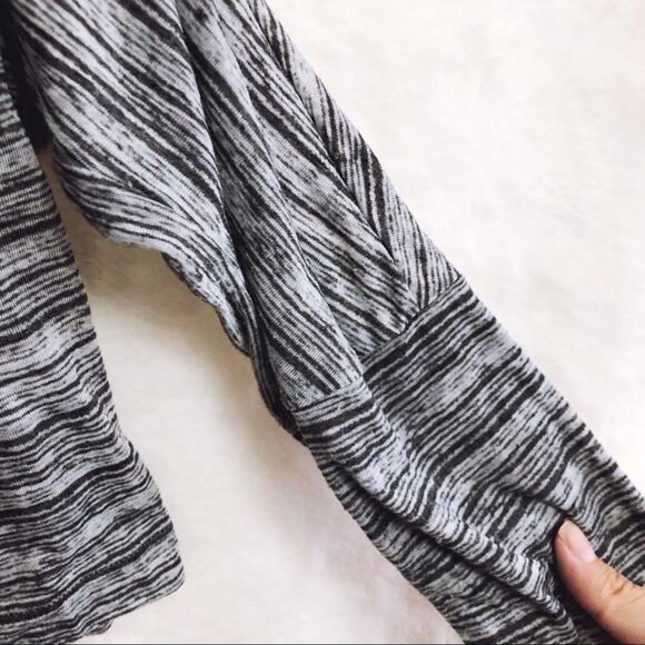 BCBGMaxazria Gray Striped Long Sleeve Crop Top - Picture 5 of 12